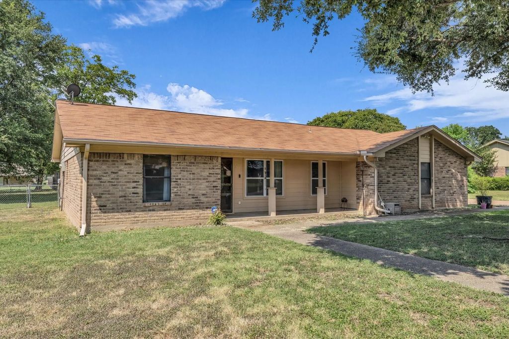 213 Chelsea Drive, Hewitt
