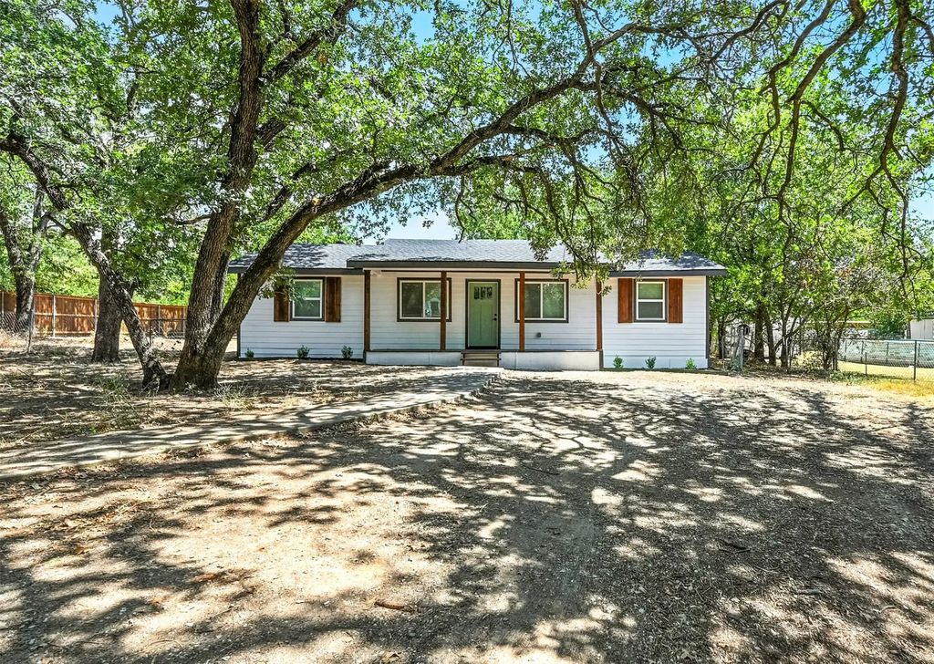 270 County Road 4847, Newark