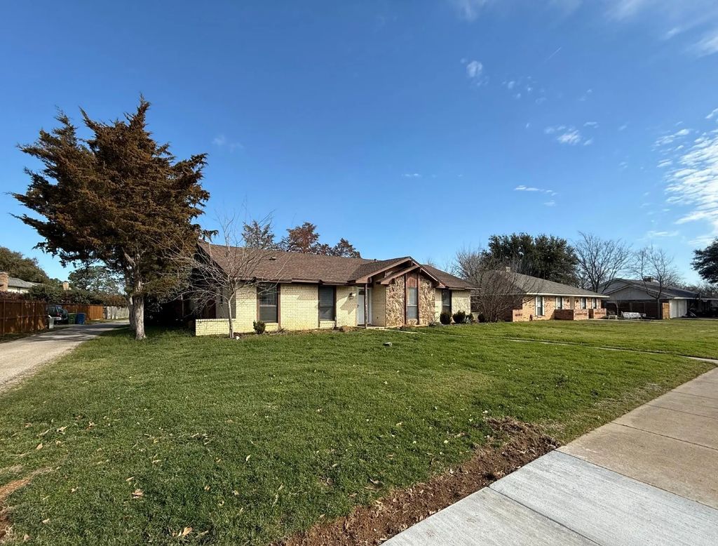 69 Lakewood Drive, Hickory Creek