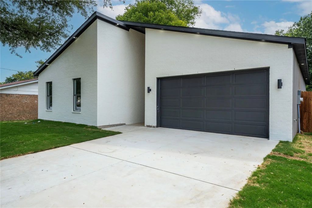 809 Singleton Street, Grand Prairie