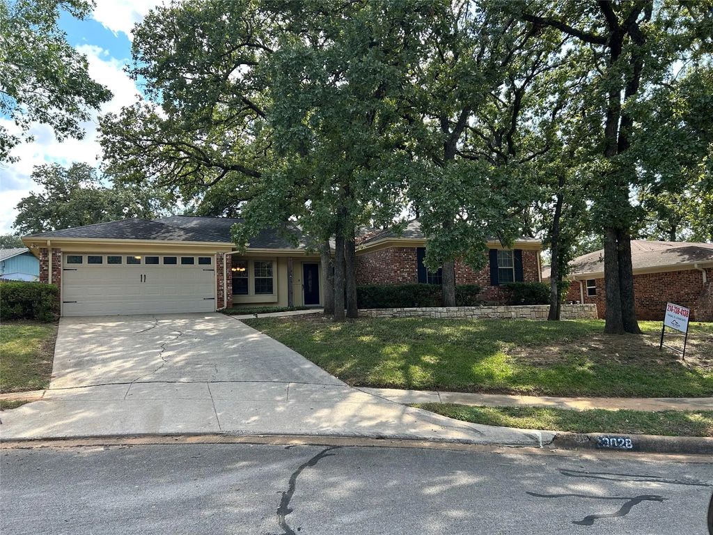 3028 Scenic Hills Court, Bedford