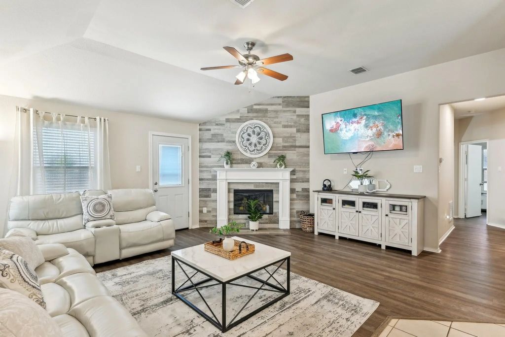 1860 Barton Springs Drive, Little Elm