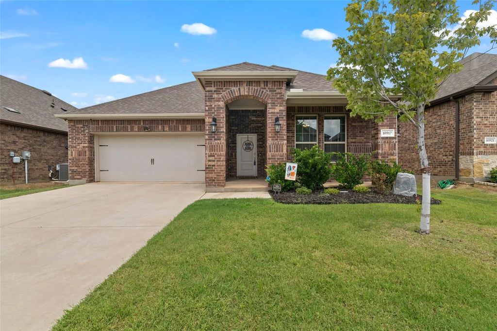 10917 Canyon Mine Drive, Aubrey