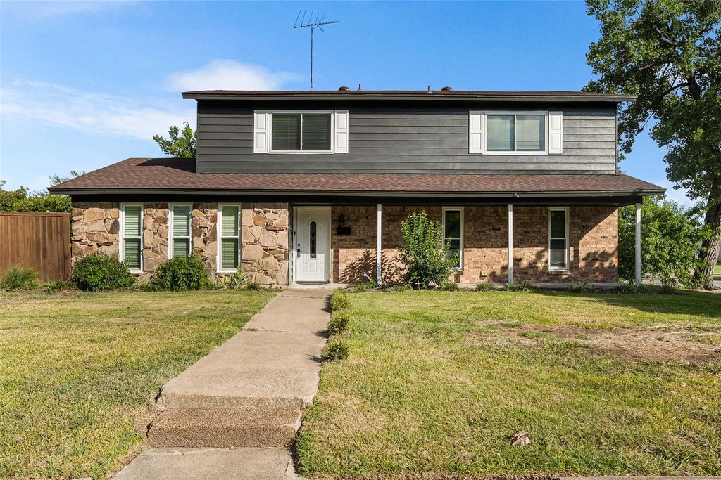 1801 Travis Street, Garland