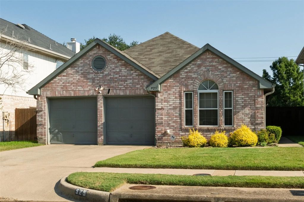 925 Ponderosa Creek, Plano