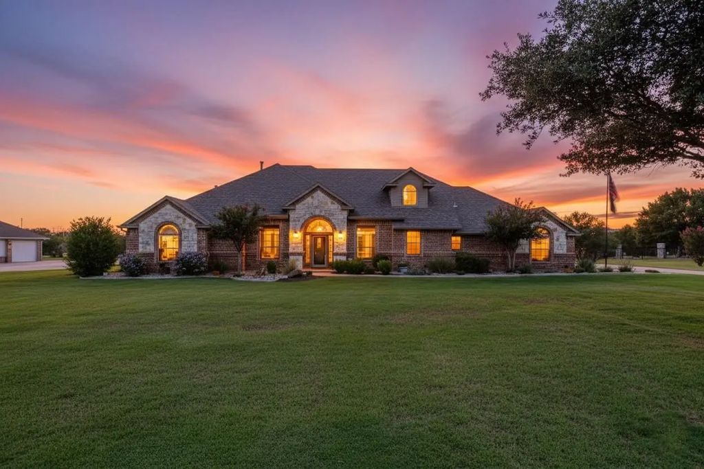 9325 Harbour View Lane, Fort Worth