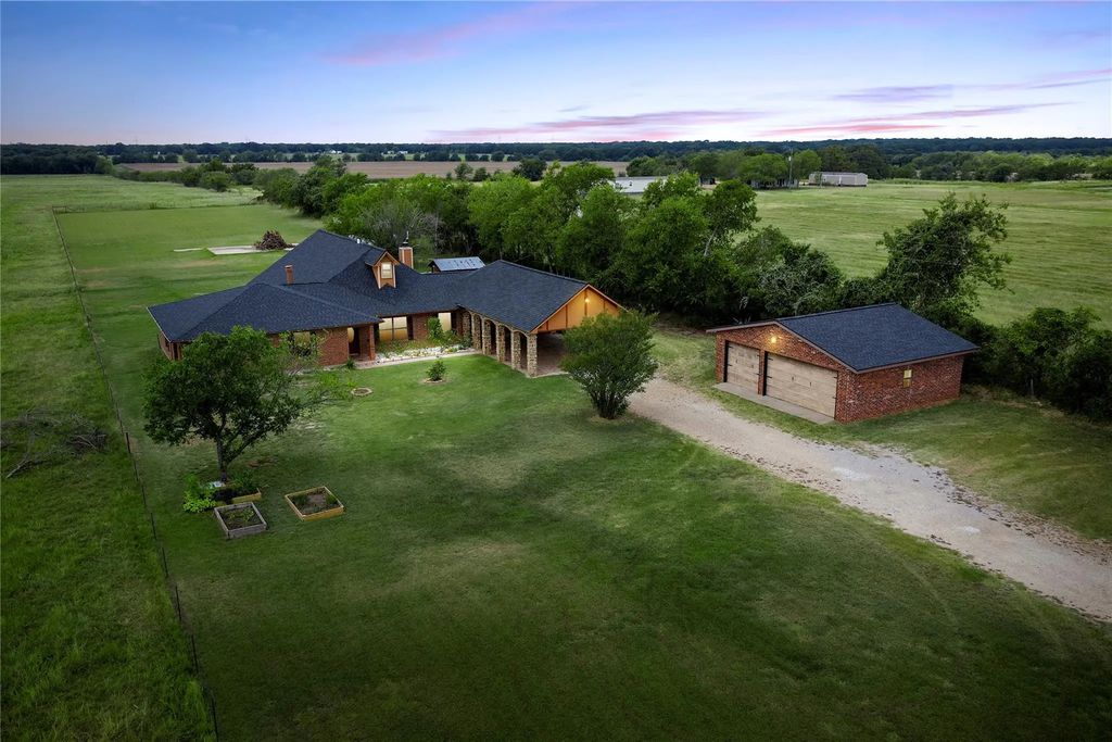 3433 W Tours Road, West