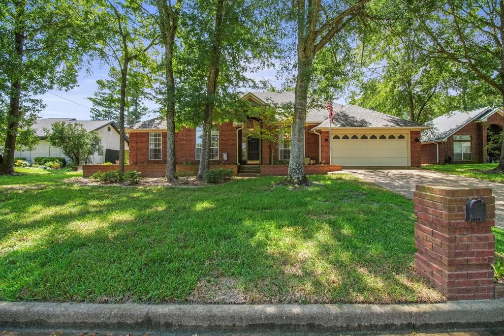 11213 Chasewood Drive, Tyler