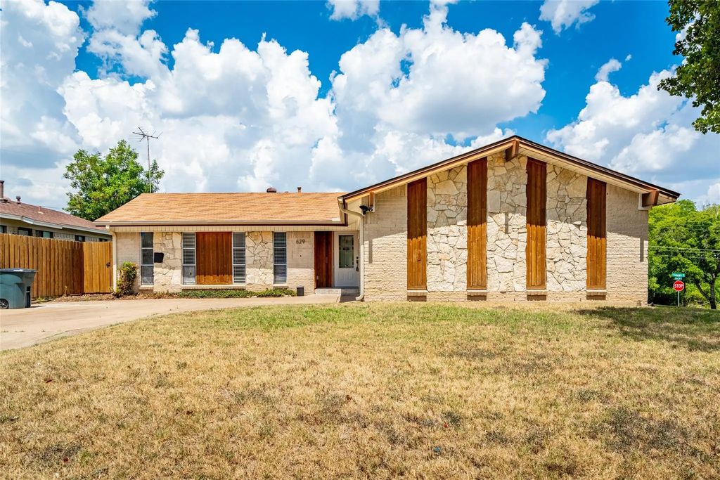 629 Bur Oak Drive, Irving