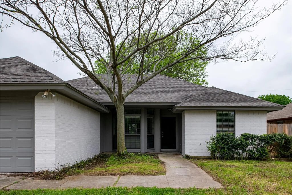 709 Parkview Drive, Burleson