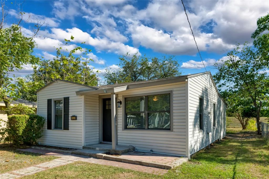 4523 Rockwood Drive, Fort Worth