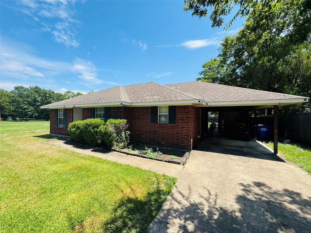 302 N Mcgraw Street, Forney