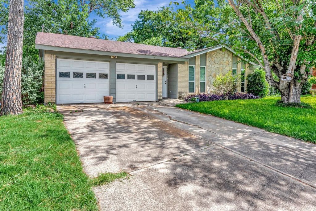 5913 Cathy Court, Watauga