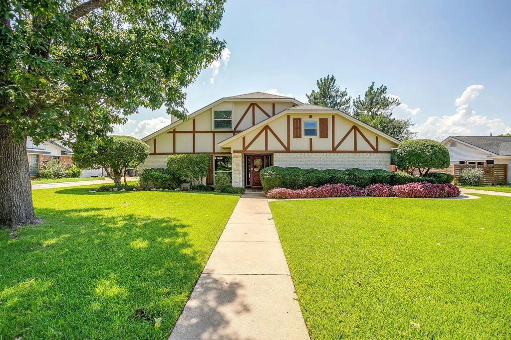 1327 Hemphill Drive, Cleburne