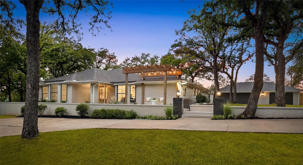 701 Castleman Court, Keller