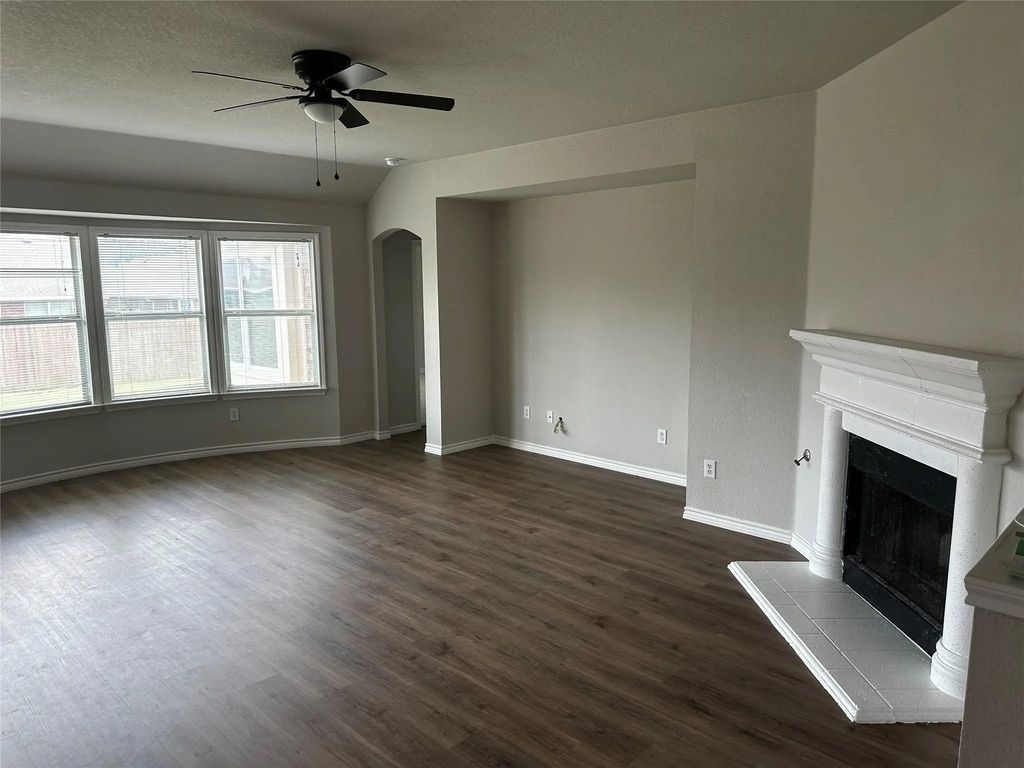 2512 Clubhouse Drive, Denton