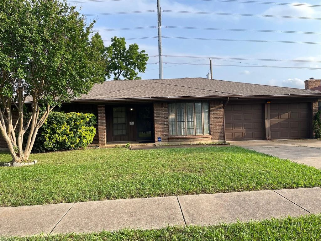 1914 River Bend Road, Arlington