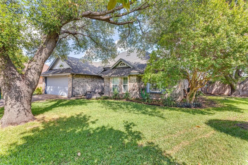 3644 Crosswicks Court, Fort Worth