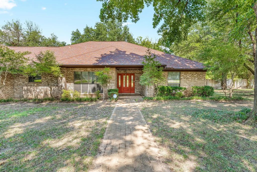 1437 Pecan Hill Road, Stephenville