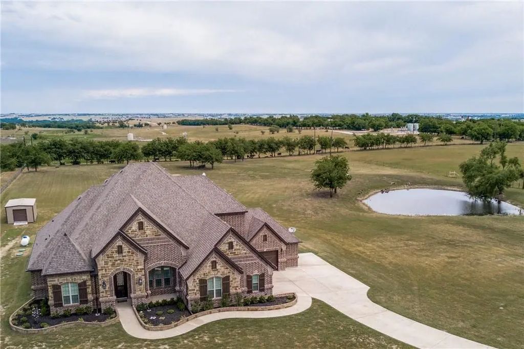 781 Audra Circle, Rhome