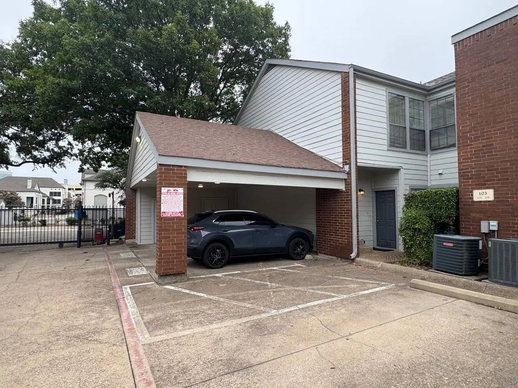 5100 Verde Valley Lane 225, Dallas