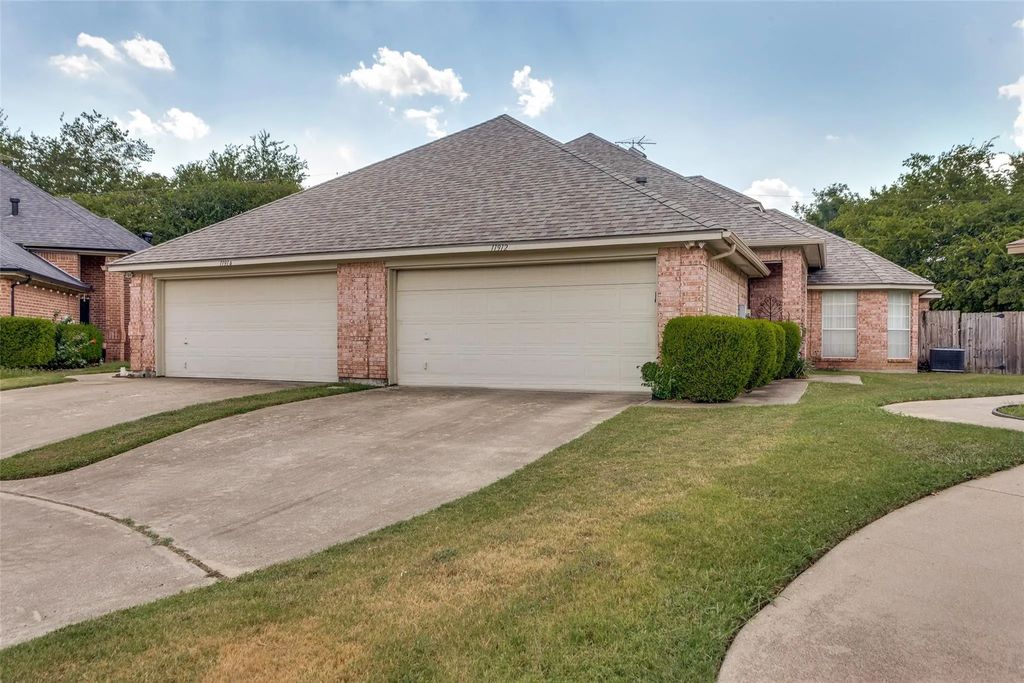 11914 & 11912 Rhulen Court, Fort Worth
