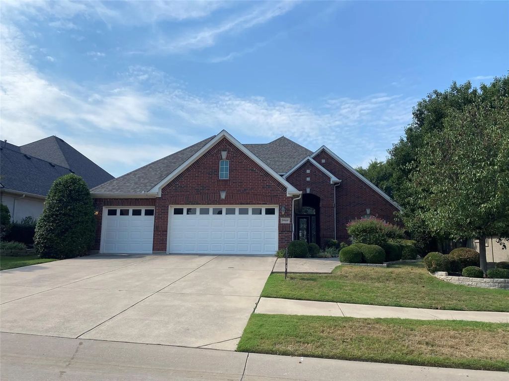 9909 Grandview Drive, Denton