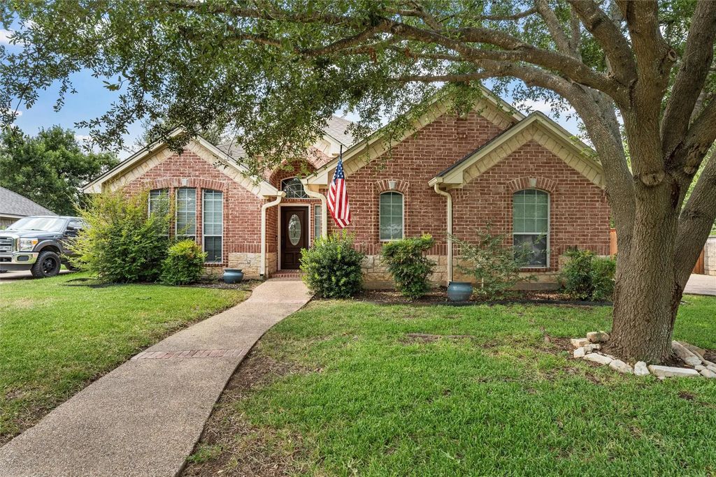 301 Canterbury Road, Waco