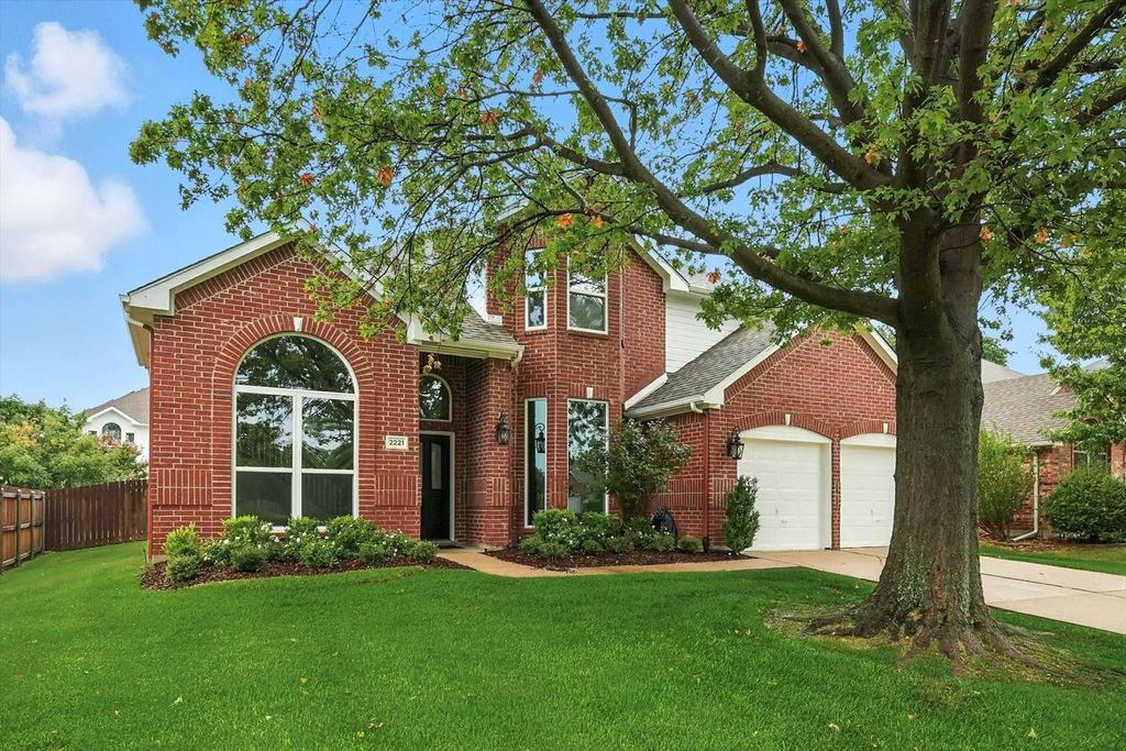 2221 Golden Arrow Drive, Flower Mound