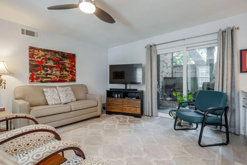 5335 Bent Tree Forest Drive 126, Dallas