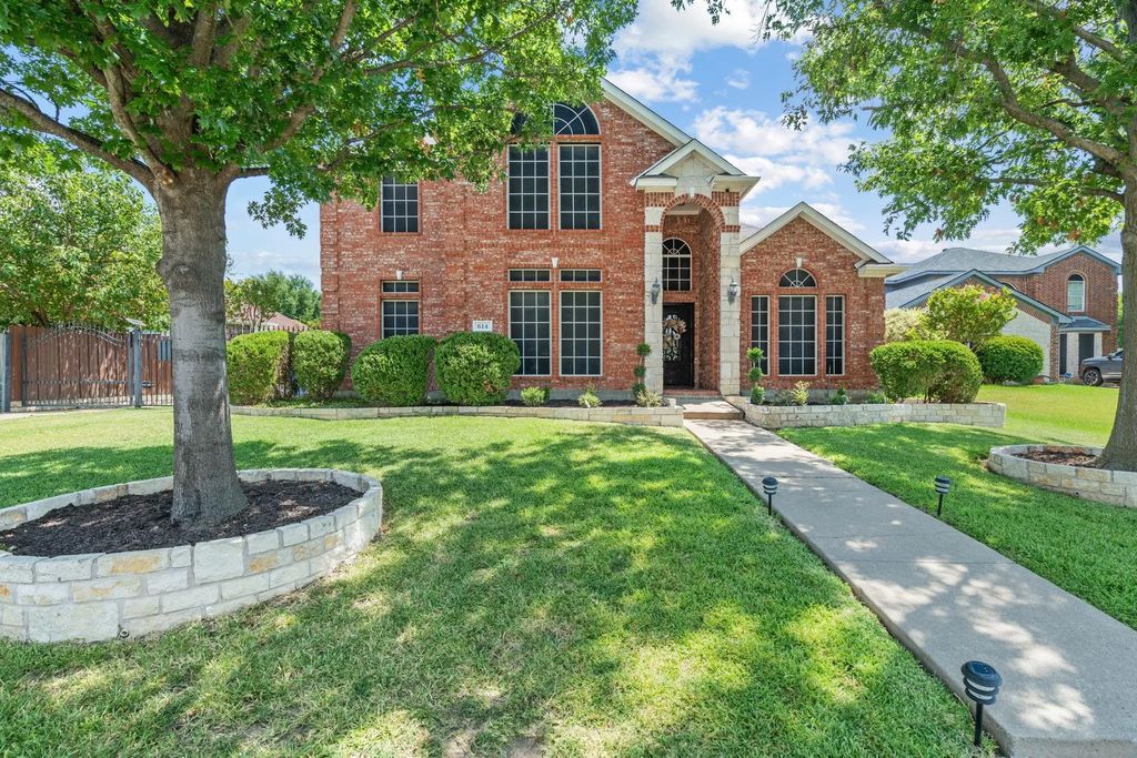 614 Dorchester Lane, Mansfield