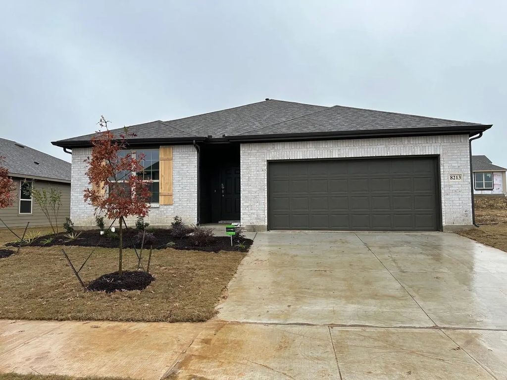 617 Godley Ranch, Godley