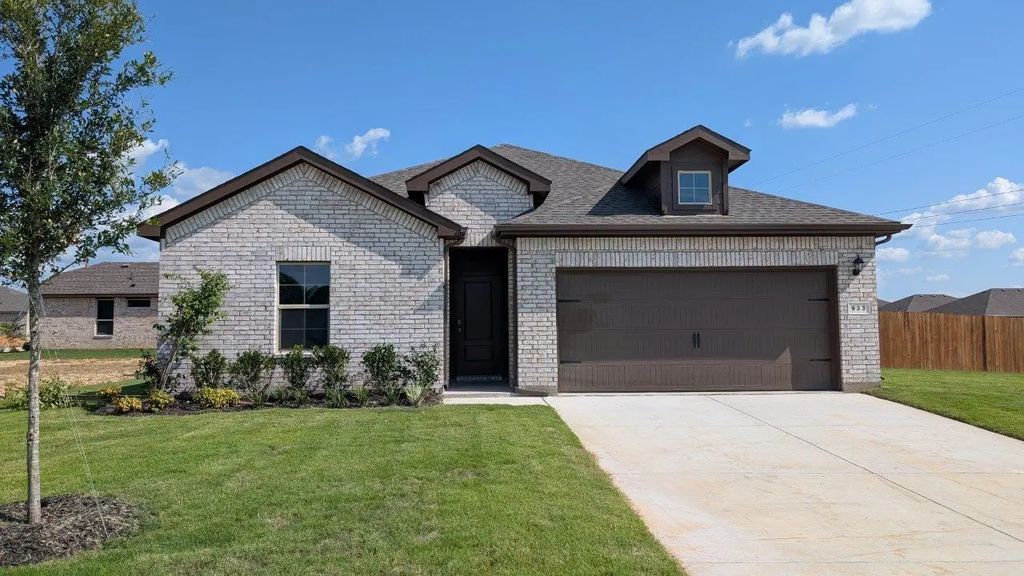 933 Traction Trail, Cleburne