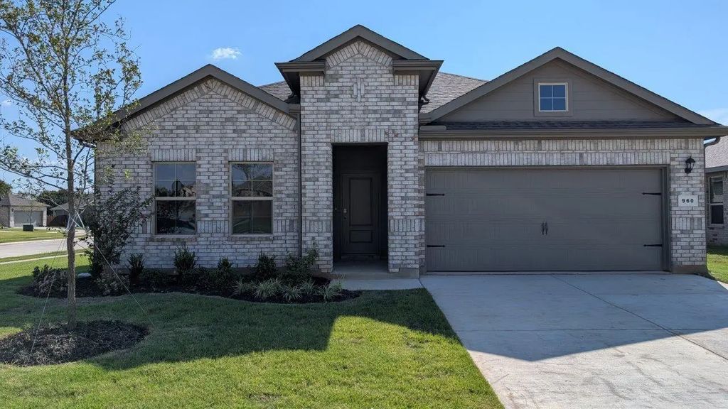 960 Traction Trail, Cleburne