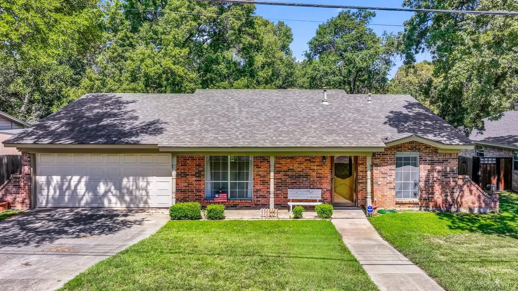 117 Redbird Lane N, Azle