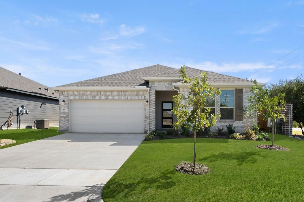 604 Godley Ranch, Godley
