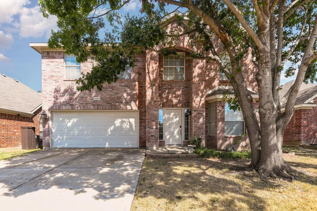 4428 Stepping Stone Drive, Fort Worth