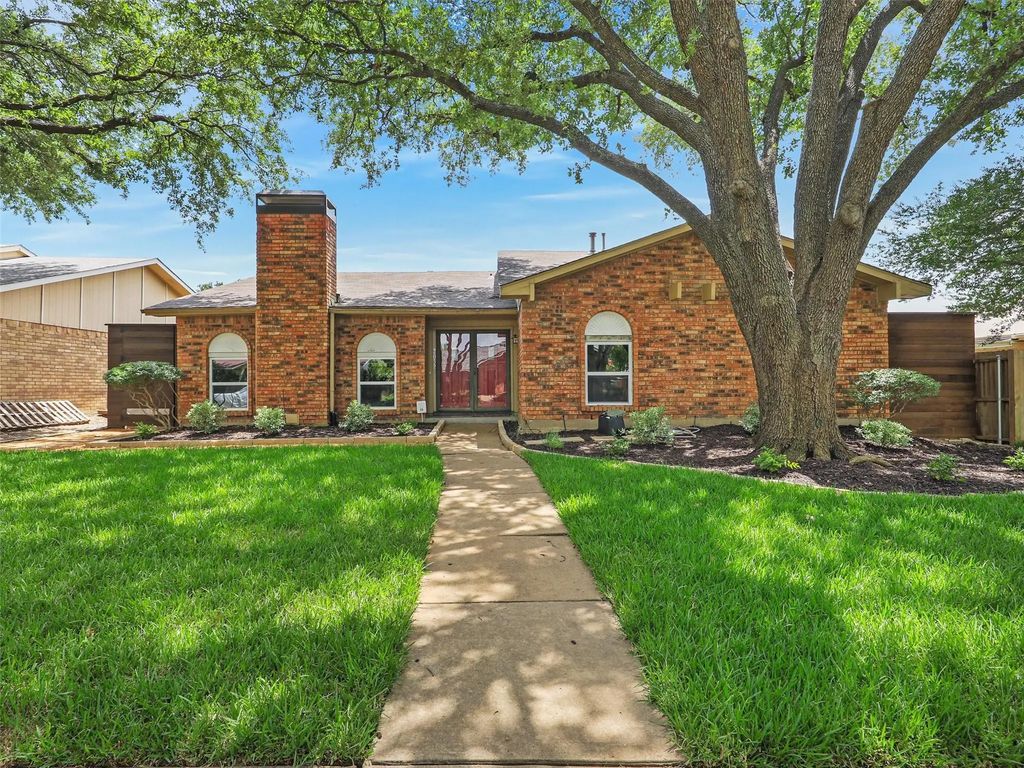 2032 Christie Lane, Carrollton
