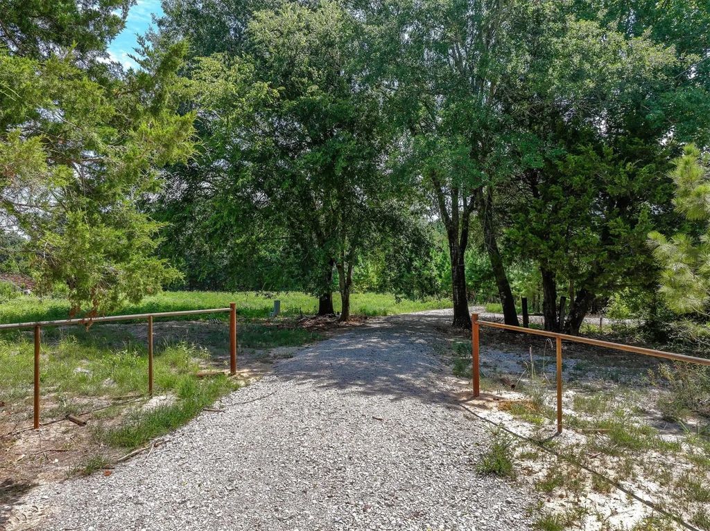 25818 Cr 462, Mineola