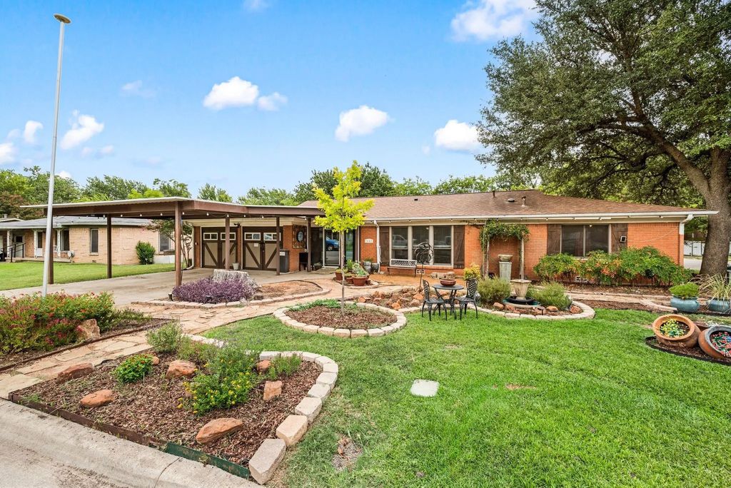 3800 Labadie Drive, Richland Hills