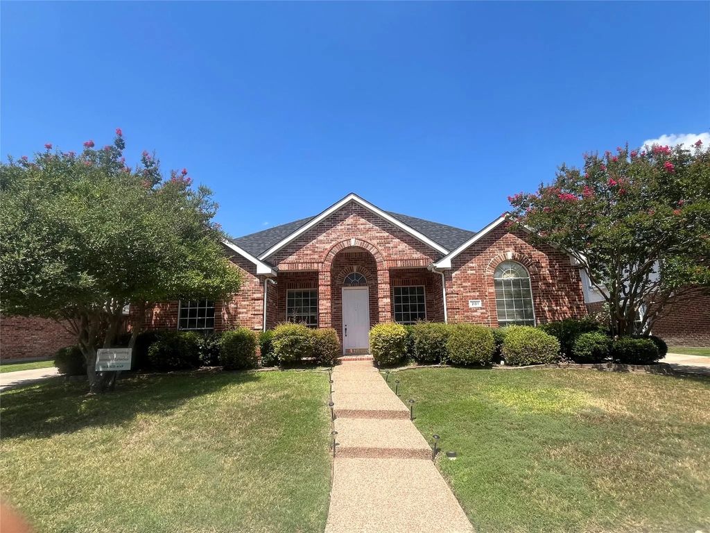 201 Sherwood Drive, Murphy