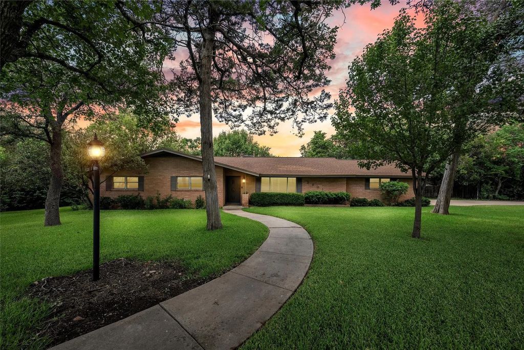 9601 Jimmark Circle, Woodway