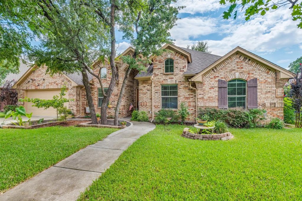 1221 Greenwood Drive, Hurst