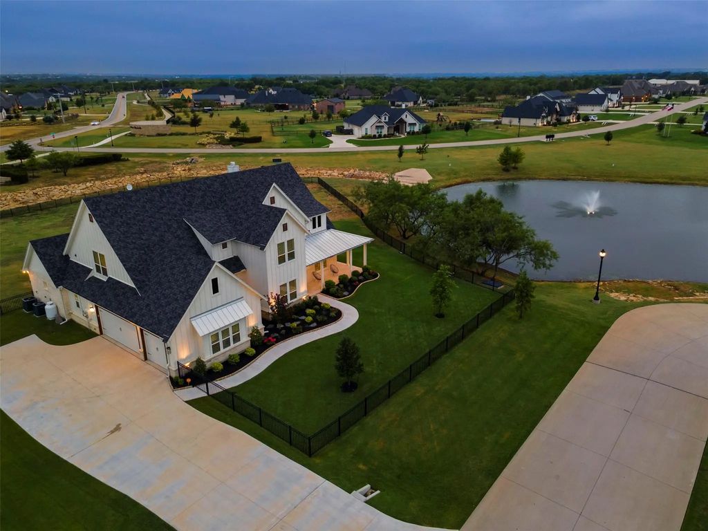 3205 Windcrest Drive, Northlake