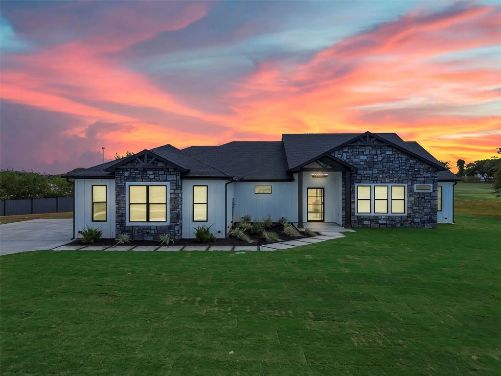 12844 Covey Creek Drive, Burleson