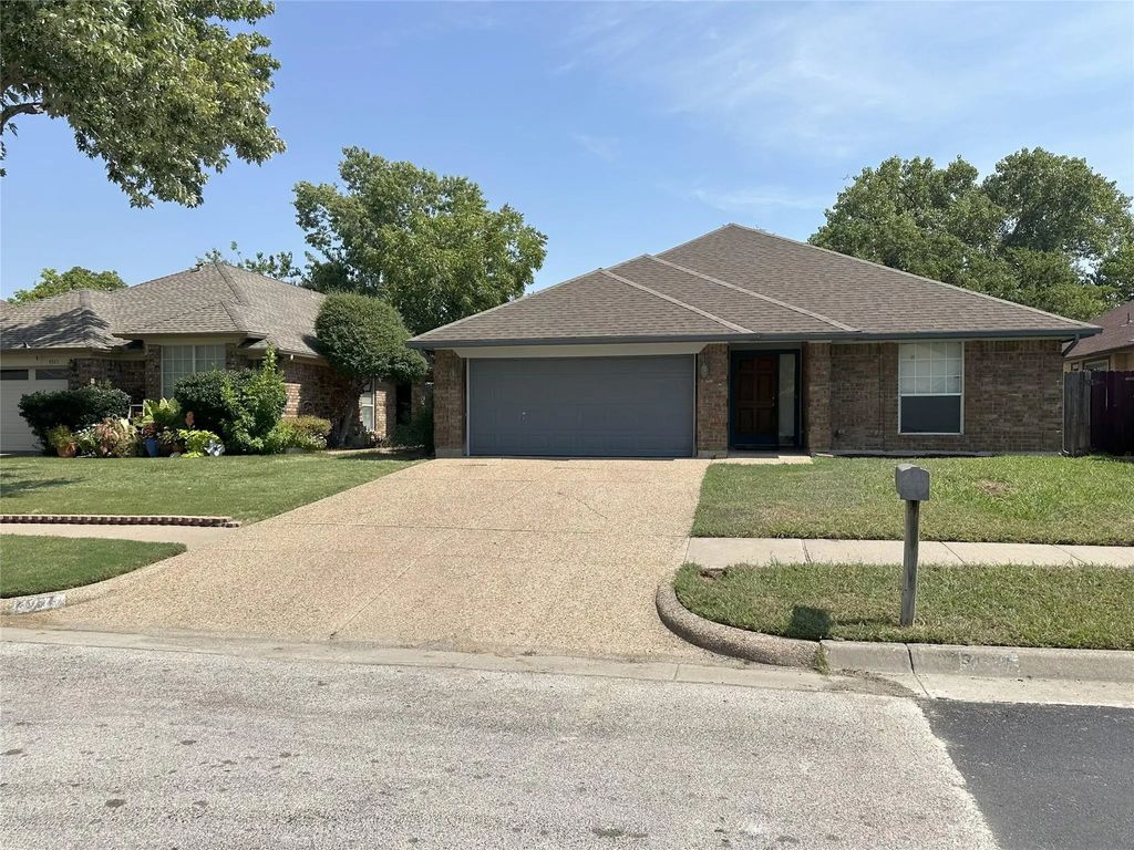 4927 Highbank Drive, Arlington