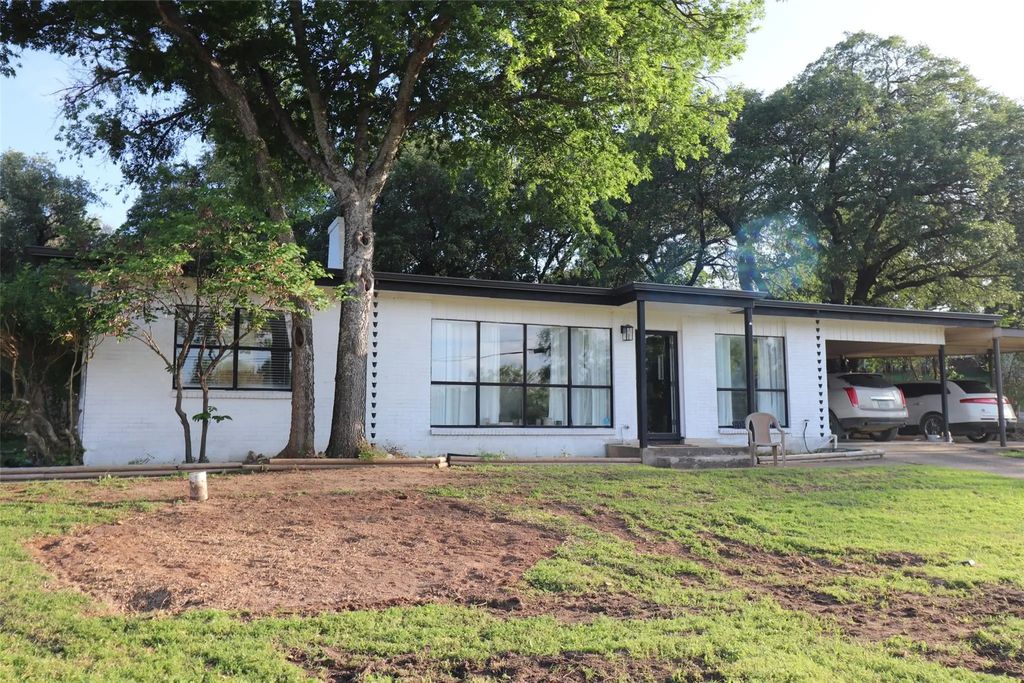 8042 County Road 546, Brownwood