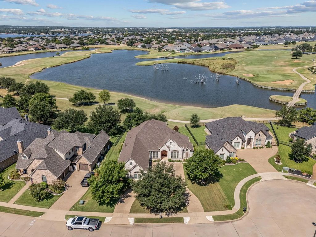 2703 Waters Edge Drive, Granbury