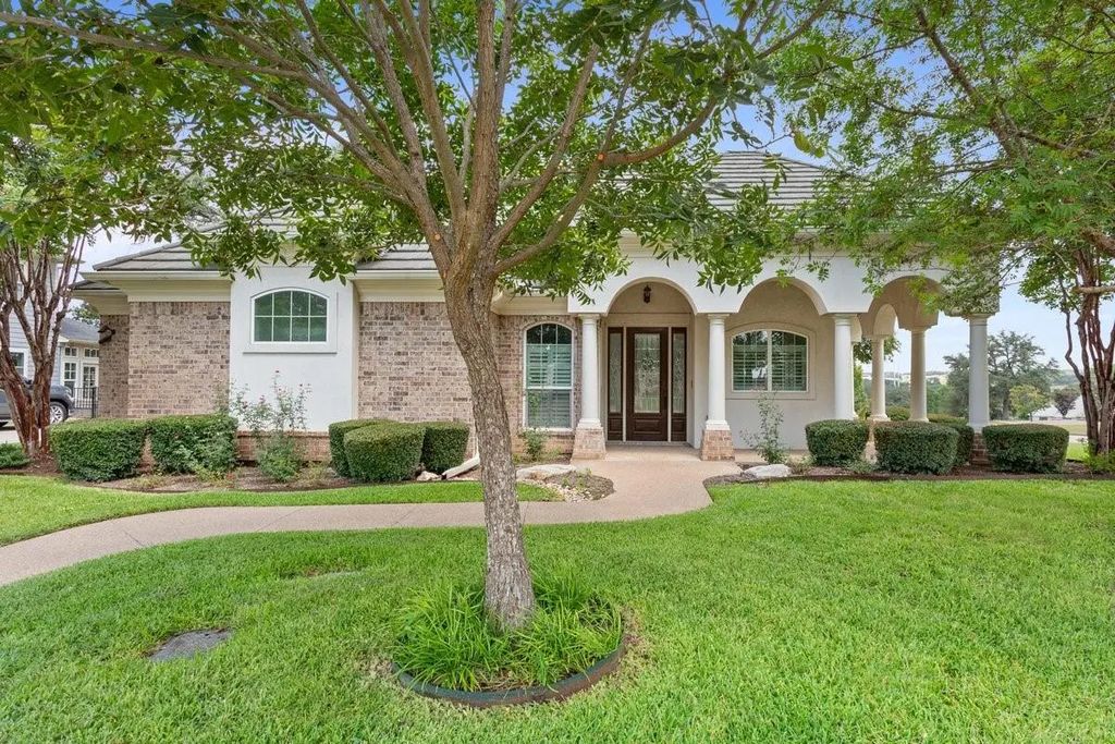 17002 Stonebriar Road, Woodway