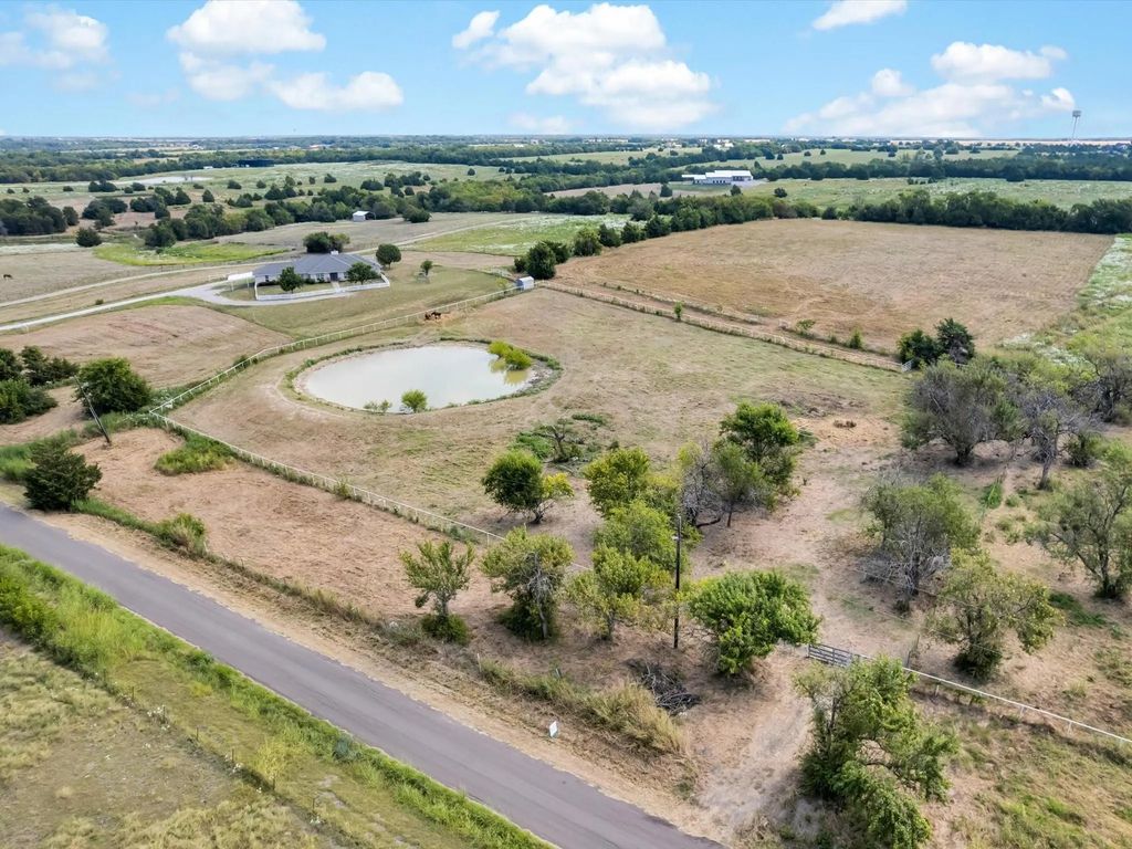 Tract 2 County Road 1140, Leonard